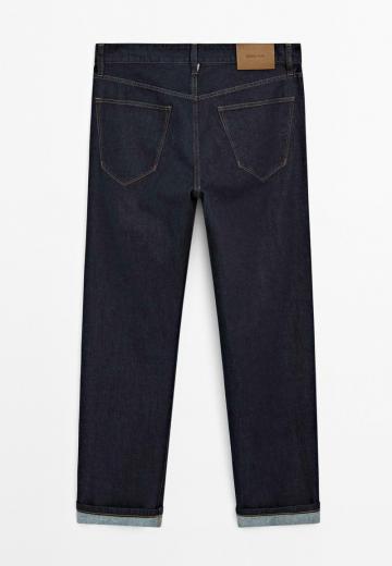 Прямые джинсы