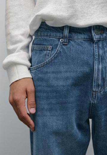 Прямые джинсы