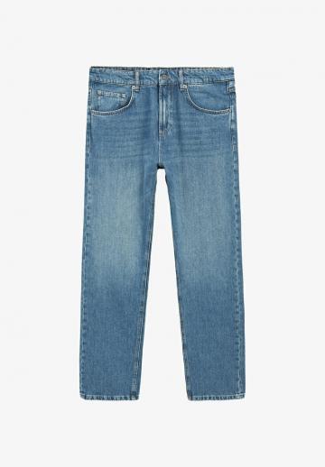 Прямые джинсы