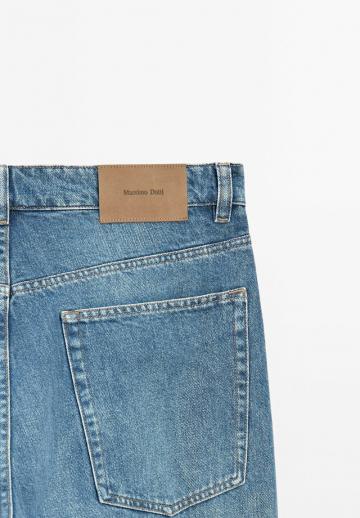 Прямые джинсы