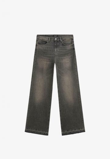 Клешеные джинсы