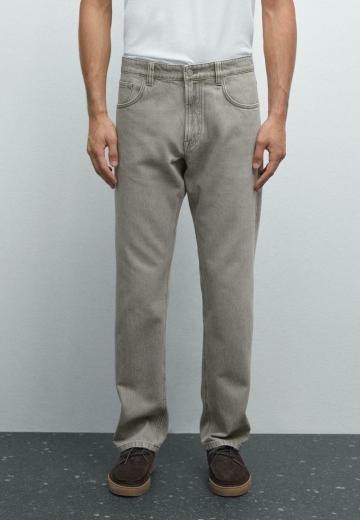 Прямые джинсы