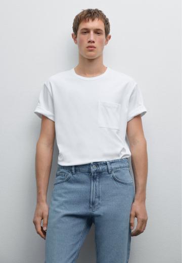 Узкие джинсы