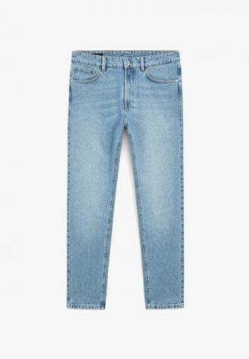 Узкие джинсы