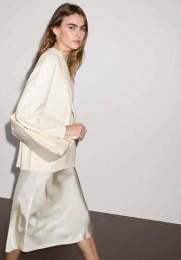 Пуловер с вырезом V