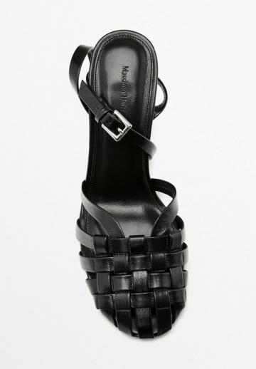 Туфли на высоком каблуке