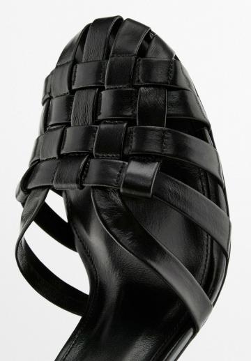 Туфли на высоком каблуке