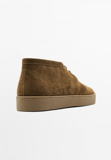 Ботинки на шнуровке