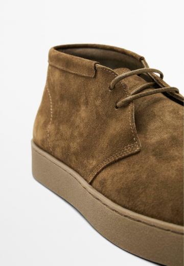 Ботинки на шнуровке