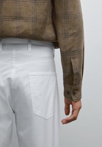 Узкие джинсы