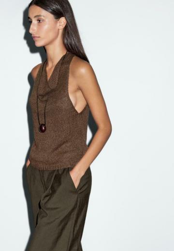 Пуловер без рукавов