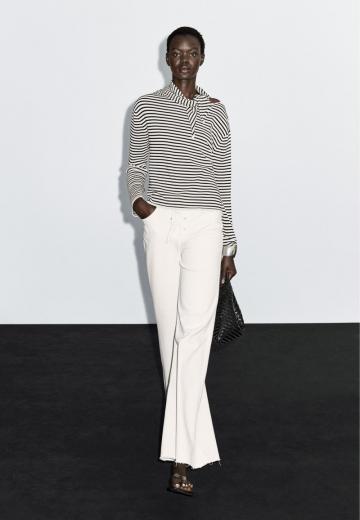 Пуловер в полоску