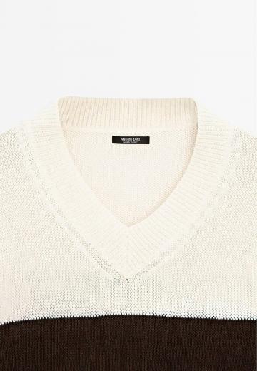 Пуловер с вырезом V