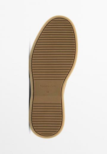 Ботинки на шнуровке