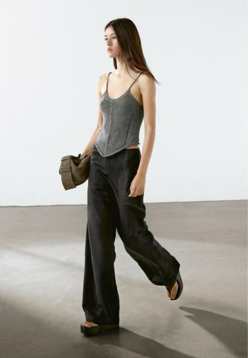 Топ на бретельках