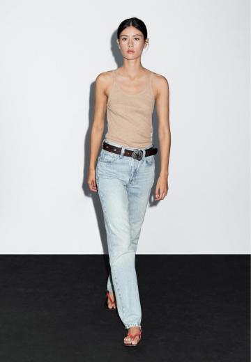 Топ на бретельках