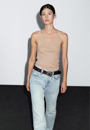 Топ на бретельках