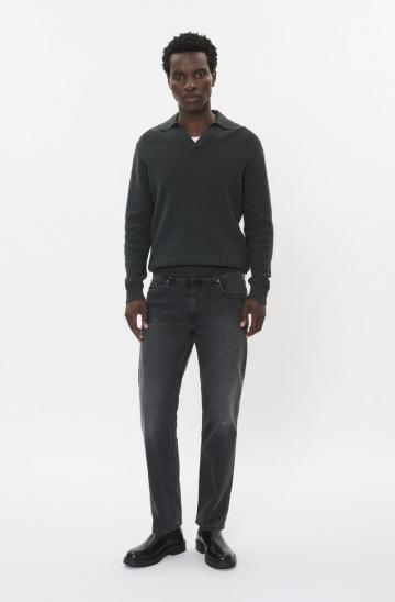 Прямые джинсы