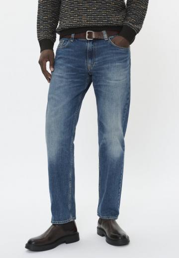 Прямые джинсы