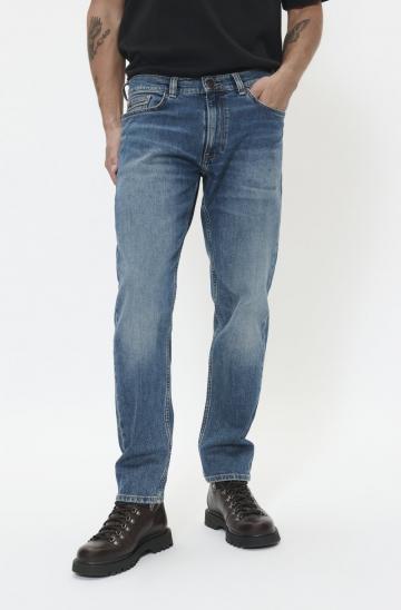 Узкие джинсы