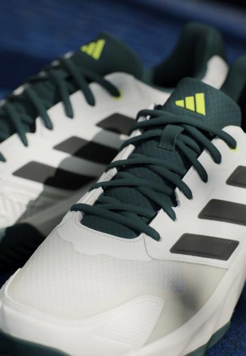 Теннисные кроссовки