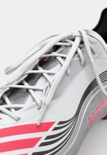 Футбольные бутсы