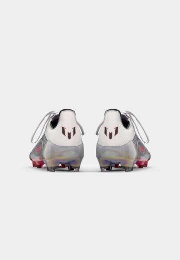 Футбольные бутсы