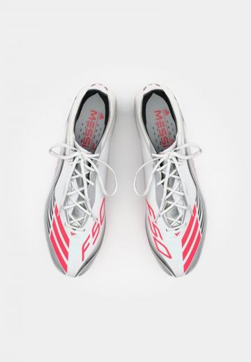 Футбольные бутсы