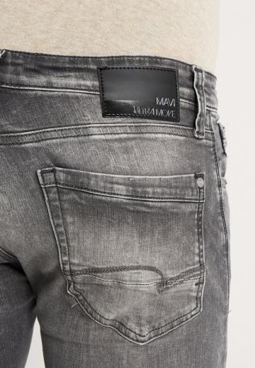 Узкие джинсы