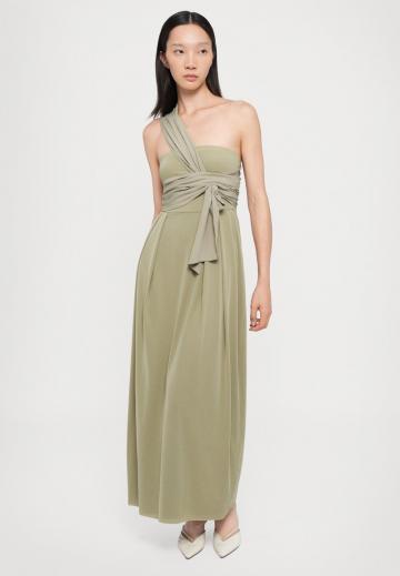 Длинное платье