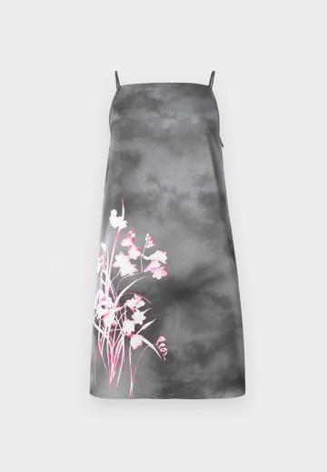 Короткое платье