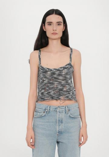 Топ на бретельках