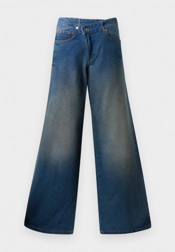 Свободные джинсы