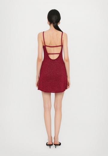 Короткое платье