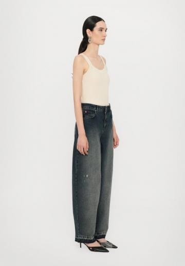 Свободные джинсы