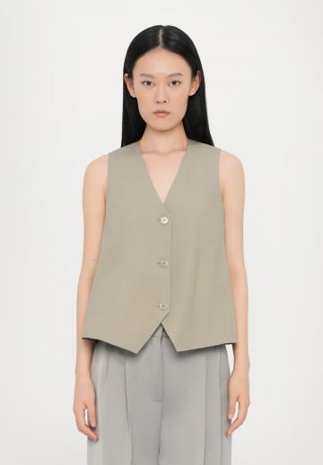 Блузка без рукавов