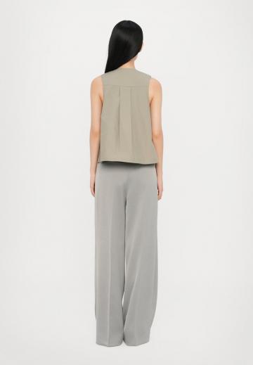 Блузка без рукавов