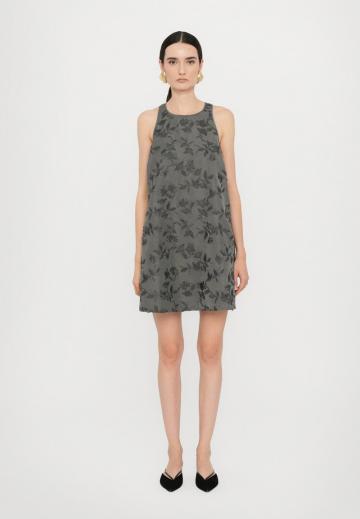 Короткое платье