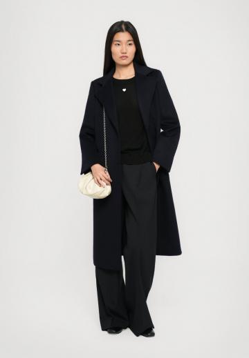 Шерстяное пальто