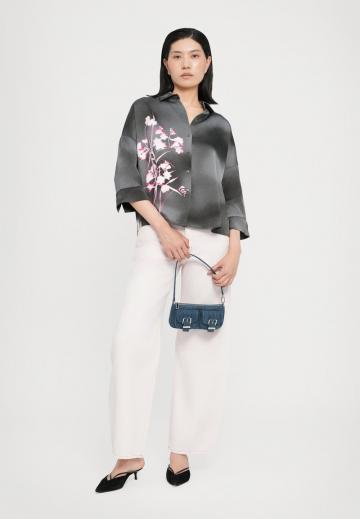Атласная блузка