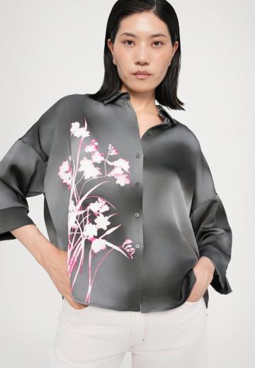 Атласная блузка