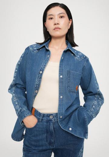 Прямые джинсы