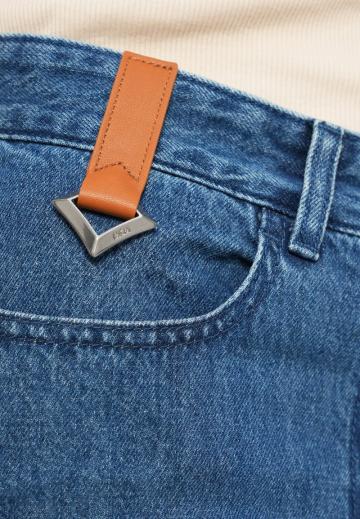 Прямые джинсы