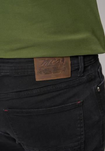 Узкие джинсы