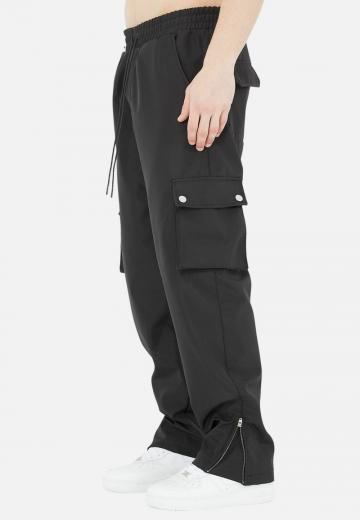 Брюки с накладными карманами