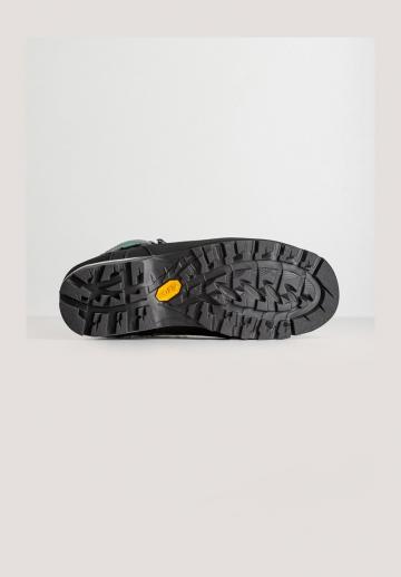 Походные ботинки