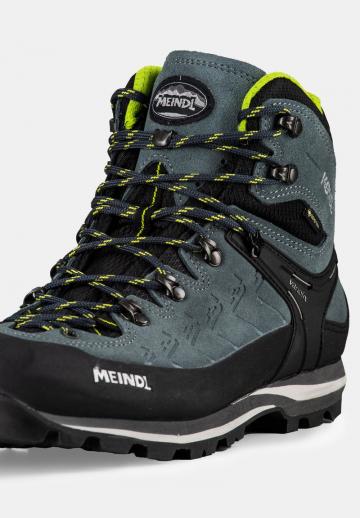 Походные ботинки