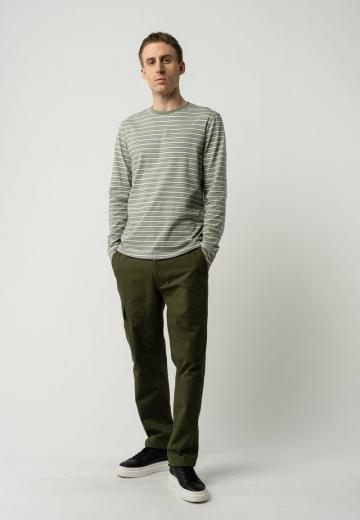 Брюки с накладными карманами