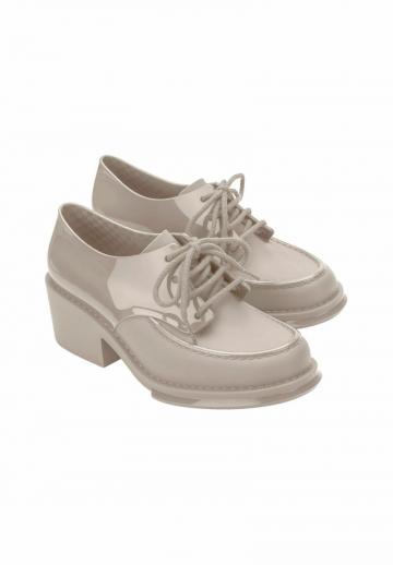 Туфли с высоким носом