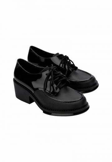 Туфли с высоким носом